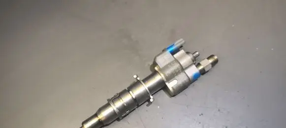 BMW 3 E90 E91 Fuel injector 13537589048 7589048 10181010