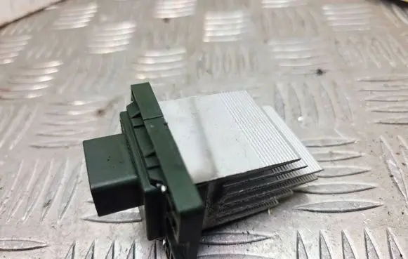 KIA Carens III Heater blower motor/fan resistor 
