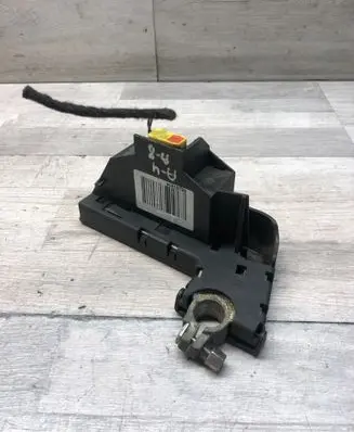 Audi A4 S4 B8 8K Battery relay fuse 4F0915519
