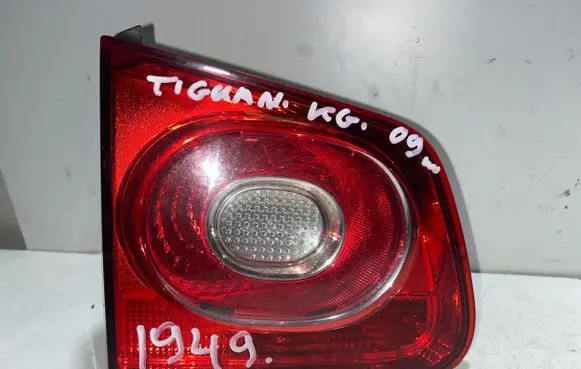 Volkswagen Tiguan Tailgate rear/tail lights 1249