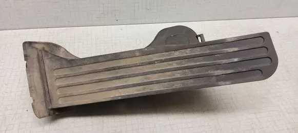 Volkswagen PASSAT B6 Accelerator throttle pedal 1K1721503L 6PV00860000