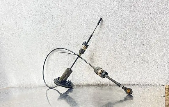 Opel Insignia A Gear shift cable linkage 13219325