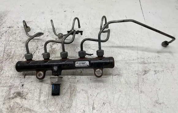 Volvo V50 Fuel main line pipe 9681649580