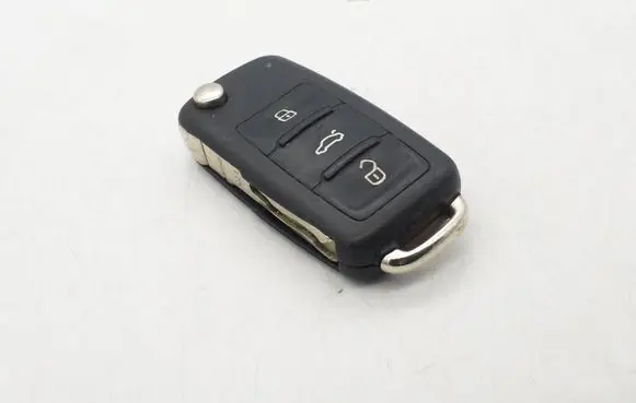 Volkswagen Jetta VI Ignition key/card 5K0837202AK
