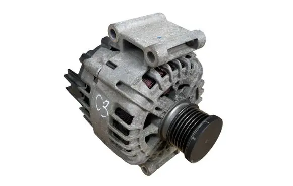Mercedes-Benz C W204 Generator/alternator A0009067902 2617417A 212030454