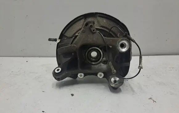 BMW 7 G11 G12 Rear wheel hub 6865661