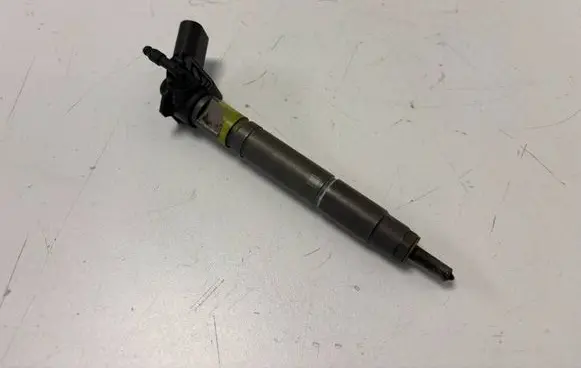 Mercedes-Benz Sprinter W906 Fuel injector A6460701487 0445115