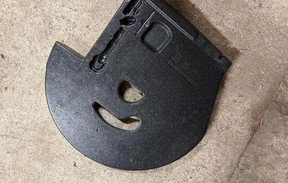 Skoda Yeti (5L) Spare wheel section trim 5L6863957B