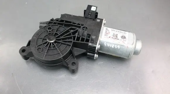 Volkswagen Jetta VI Front door window regulator motor 6R0959802AS