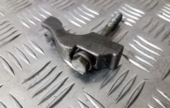 Opel Mokka Fuel Injector clamp holder