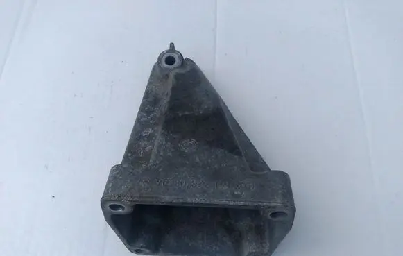 Mercedes-Benz C AMG W203 Engine mounting bracket A6112230804