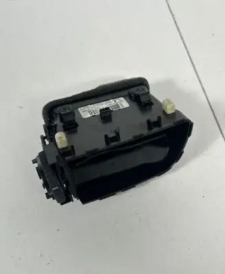 Rear air vent grill