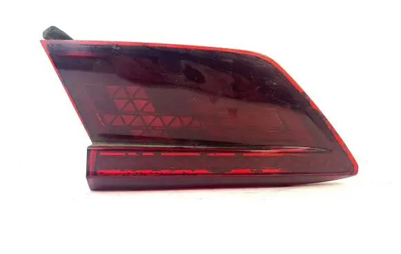 Volkswagen Tiguan Tailgate rear/tail lights 5NA945308E