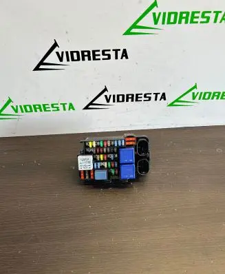 Renault Scenic III - Grand scenic III Fuse module 18013301