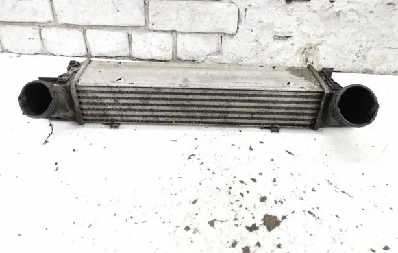 BMW 3 E90 E91 Intercooler radiator 7798788 3296399