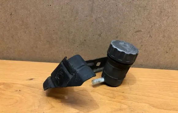 Honda Accord Brake fluid reservoir 