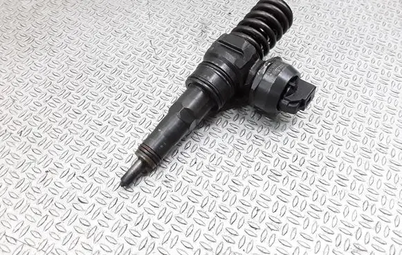Seat Ibiza III (6L) Fuel injector 045130073T