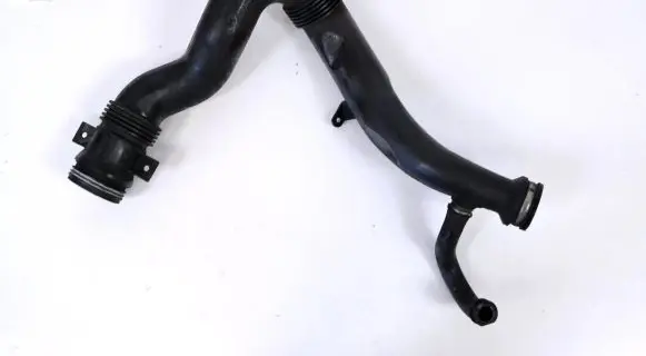 Land Rover Discovery 3 - LR3 Intercooler hose/pipe PHD50082