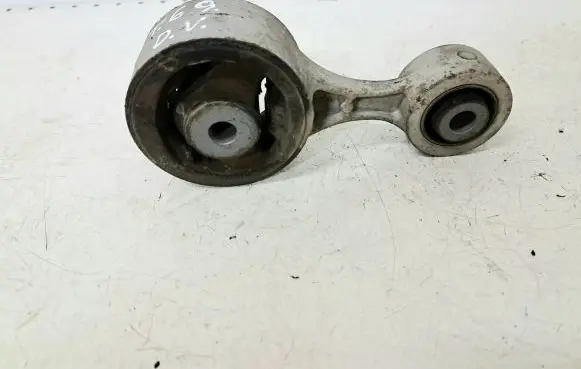 Honda Civic Engine mount bracket