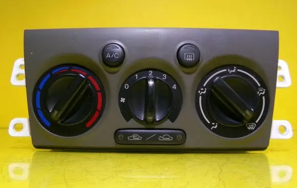 Mazda Premacy Climate control unit CB08A