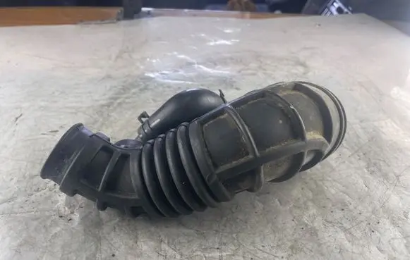 Opel Vectra C Air intake duct part 90528773