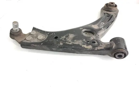 Volvo XC40 Front lower control arm/wishbone 32221282