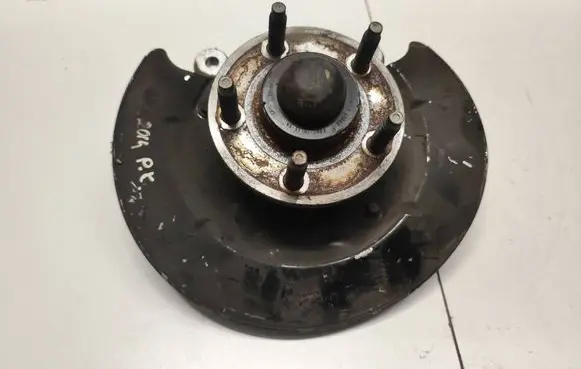 Front wheel hub