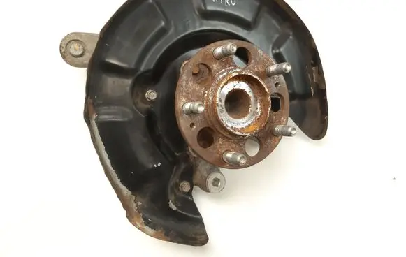 Rear wheel hub