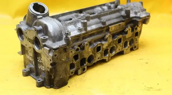 Mercedes-Benz Sprinter W906 Engine head R6420163601