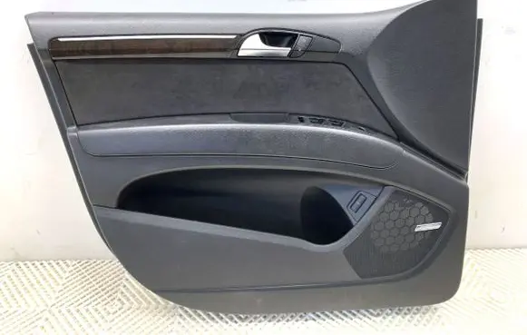 Audi Q7 4L Front door card panel trim 