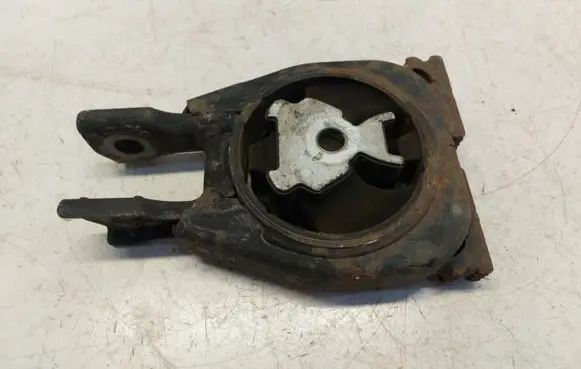 Mazda CX-30 Gearbox mounting bracket