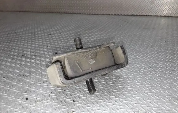 KIA Sportage Engine mount bracket
