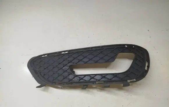 Mercedes-Benz E W212 Front fog light trim/grill A2128851423