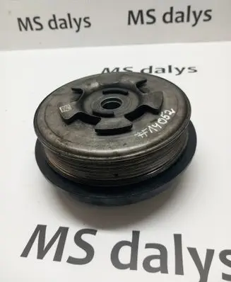 Mercedes-Benz C W204 Crankshaft pulley A6420302003 6420302003