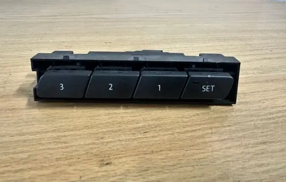 Volkswagen Touareg II Seat memory switch 7P6959769A
