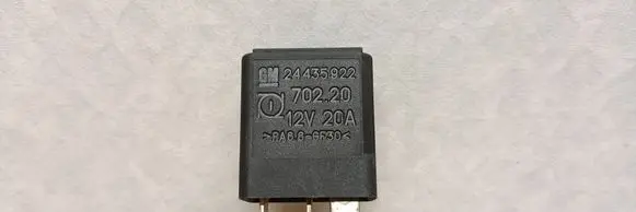 Opel Vectra C Other relay 24435922 70220 12V20A