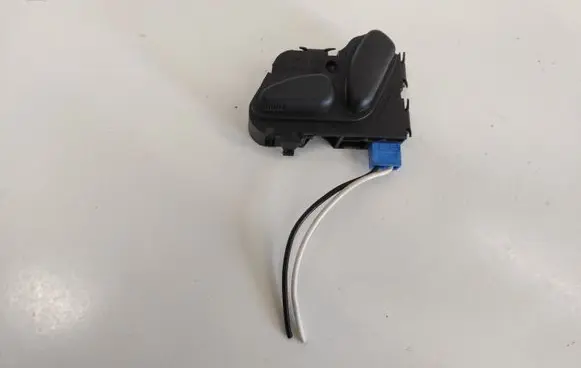 Mercedes-Benz E W211 Seat control switch 2108213851 03463815
