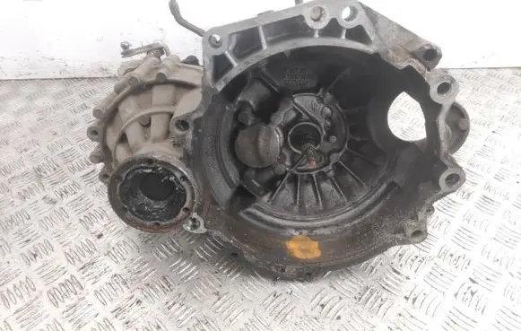 Manual 5 speed gearbox