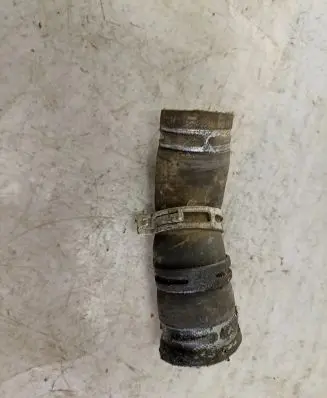 Suzuki Grand Vitara I Engine coolant pipe/hose