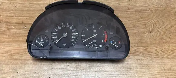 BMW 5 E39 Speedometer (instrument cluster) 110008784 62116914882