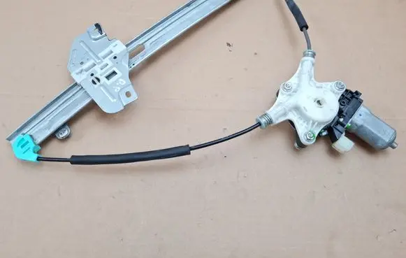 KIA Rio Front door window regulator with motor 824801W000