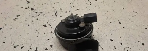 Audi A4 S4 B6 8E 8H Horn signal 8E0951223