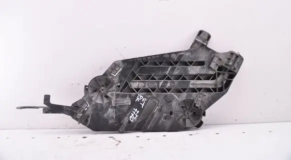 Skoda Octavia Mk2 (1Z) Headlight/headlamp mounting bracket L117035201