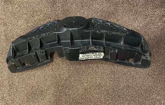 Front bumper upper radiator grill