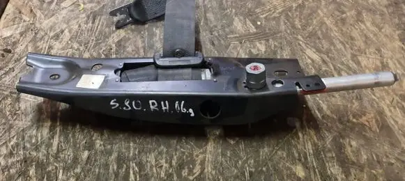 Volvo S80 Front seatbelt 30734846
