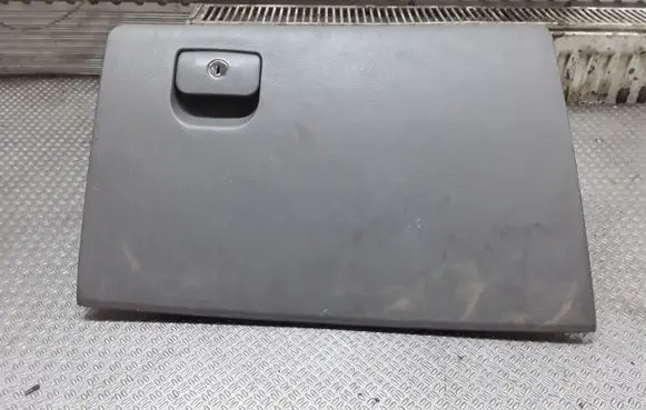 Glove box