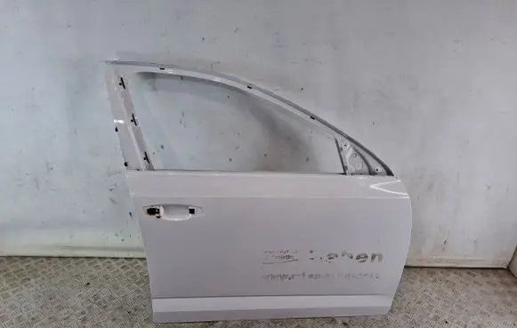 Skoda Octavia Mk3 (5E) Front door 5E0831312