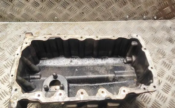 Volkswagen PASSAT B6 Oil sump 03g103613h