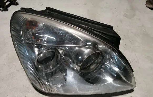 KIA Carens I Headlight/headlamp