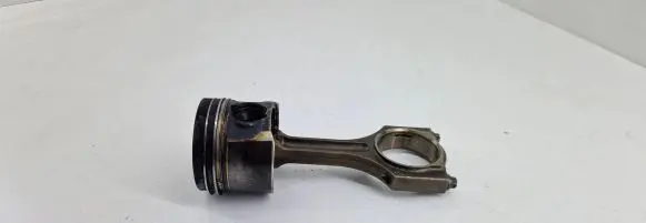 Mini Cooper Countryman R60 Piston with connecting rod N47C20A N47